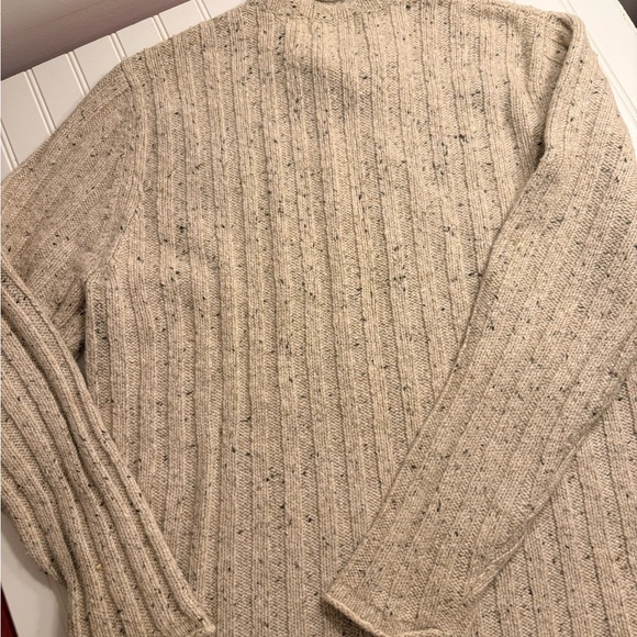 Eddie Bauer Men's Beige Cable Knit Sweater - Picture 5 of 6